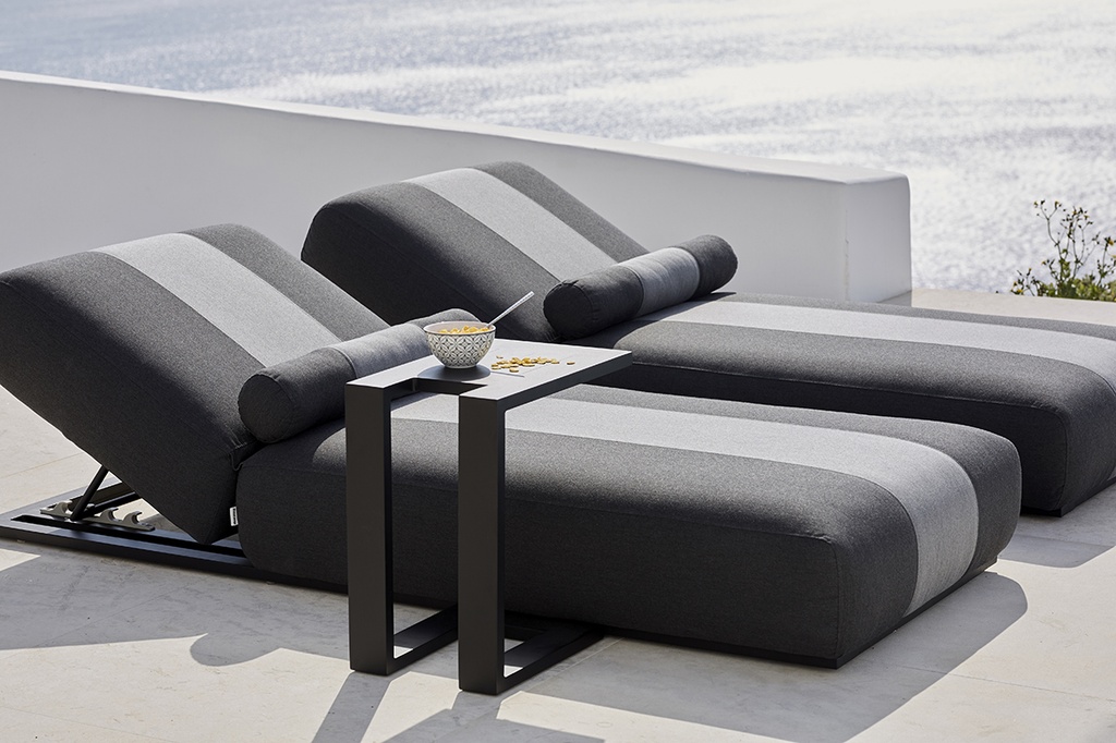 JOY LOUNGER - L213 D90 H30 
